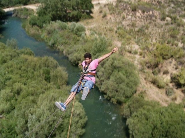  Impressionato durante il salto 